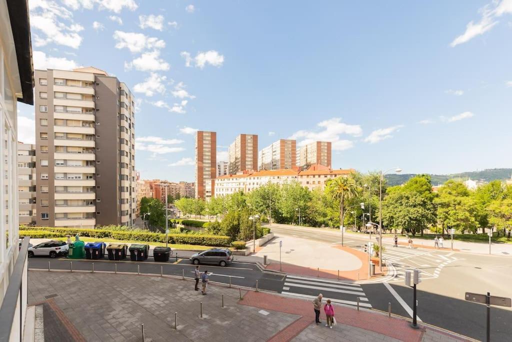 Frente Al Parque, En El Centro Appartement Bilbao Buitenkant foto